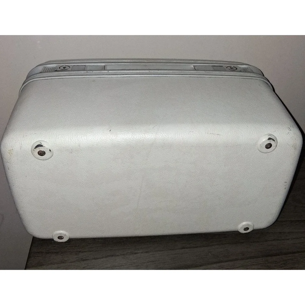 Vintage Samsonite Silhouette Train Case White Cosmetic Luggage Tray & Key